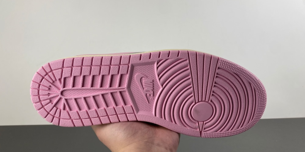 Travis Scott Jordan 1 Retro Low Og Muslin Pink Iq7604 100 9 - www.kickbulk.co
