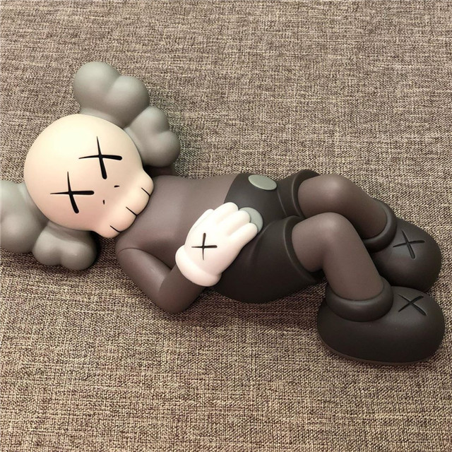 Kaws Dolls Holiday Japan Vinyl Figure 5 - www.kickbulk.co