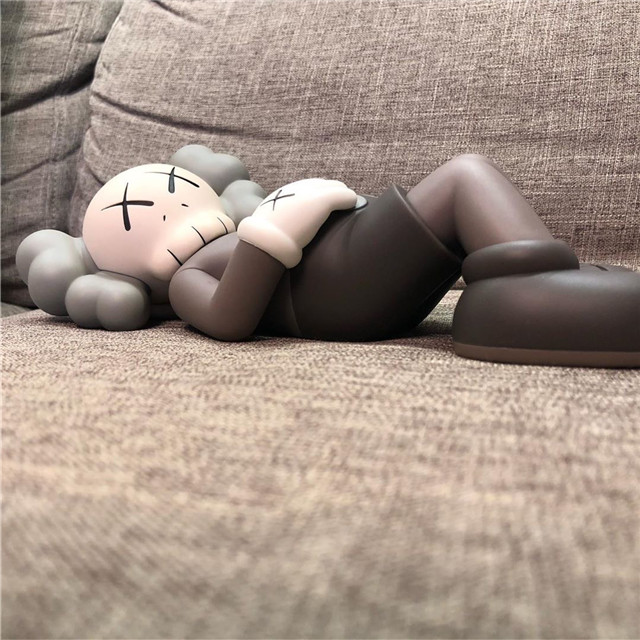 Kaws Dolls Holiday Japan Vinyl Figure 7 - www.kickbulk.co