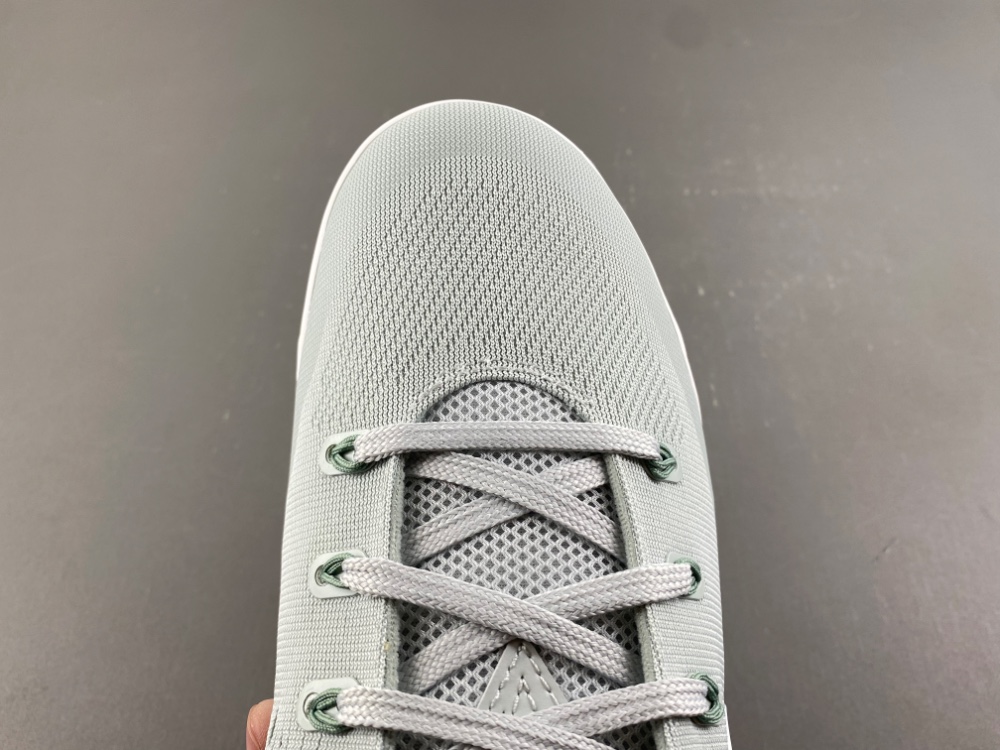 Nike Kobe 9 Low Em Protro Light Silver Ih1401 003 19 - www.kickbulk.co Nike Kobe 9 Low Em Protro Light Silver Ih1401 003 19 - www.kickbulk.co