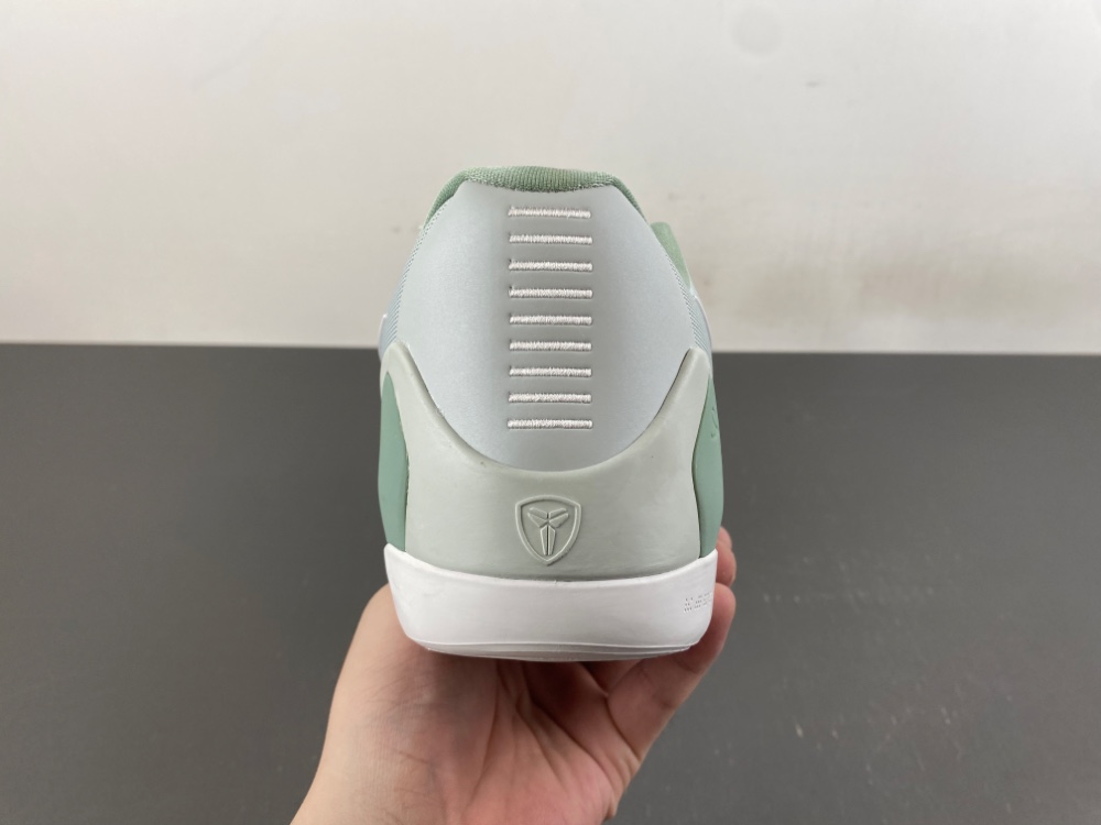 Nike Kobe 9 Low Em Protro Light Silver Ih1401 003 20 - www.kickbulk.co Nike Kobe 9 Low Em Protro Light Silver Ih1401 003 20 - www.kickbulk.co