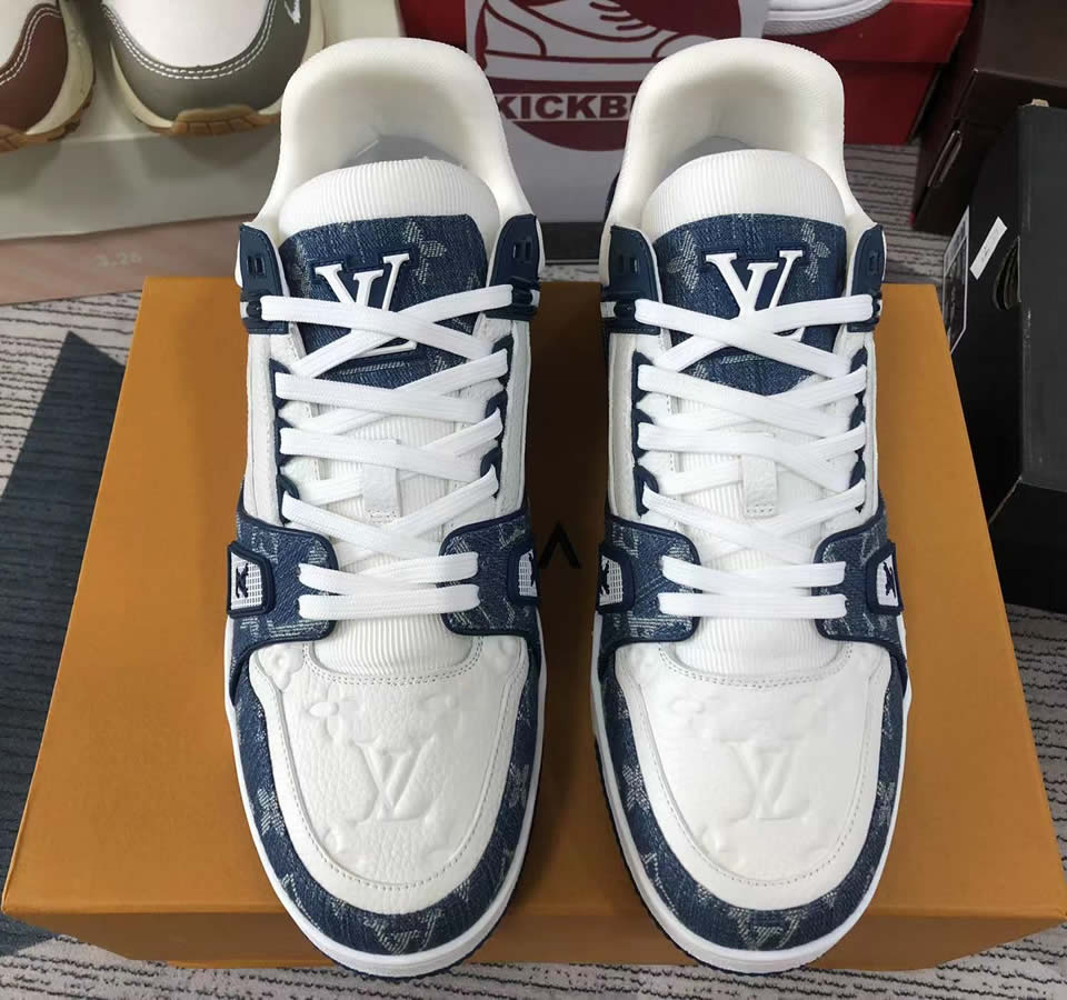 LOUIS VUITTON LV Trainer Sneaker white Blue