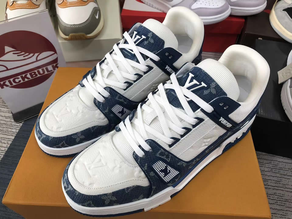 LOUIS VUITTON LV Trainer Sneaker white Blue