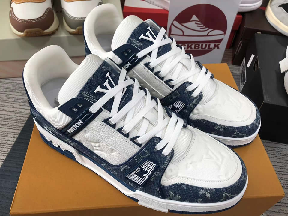 LOUIS VUITTON LV Trainer Sneaker white Blue