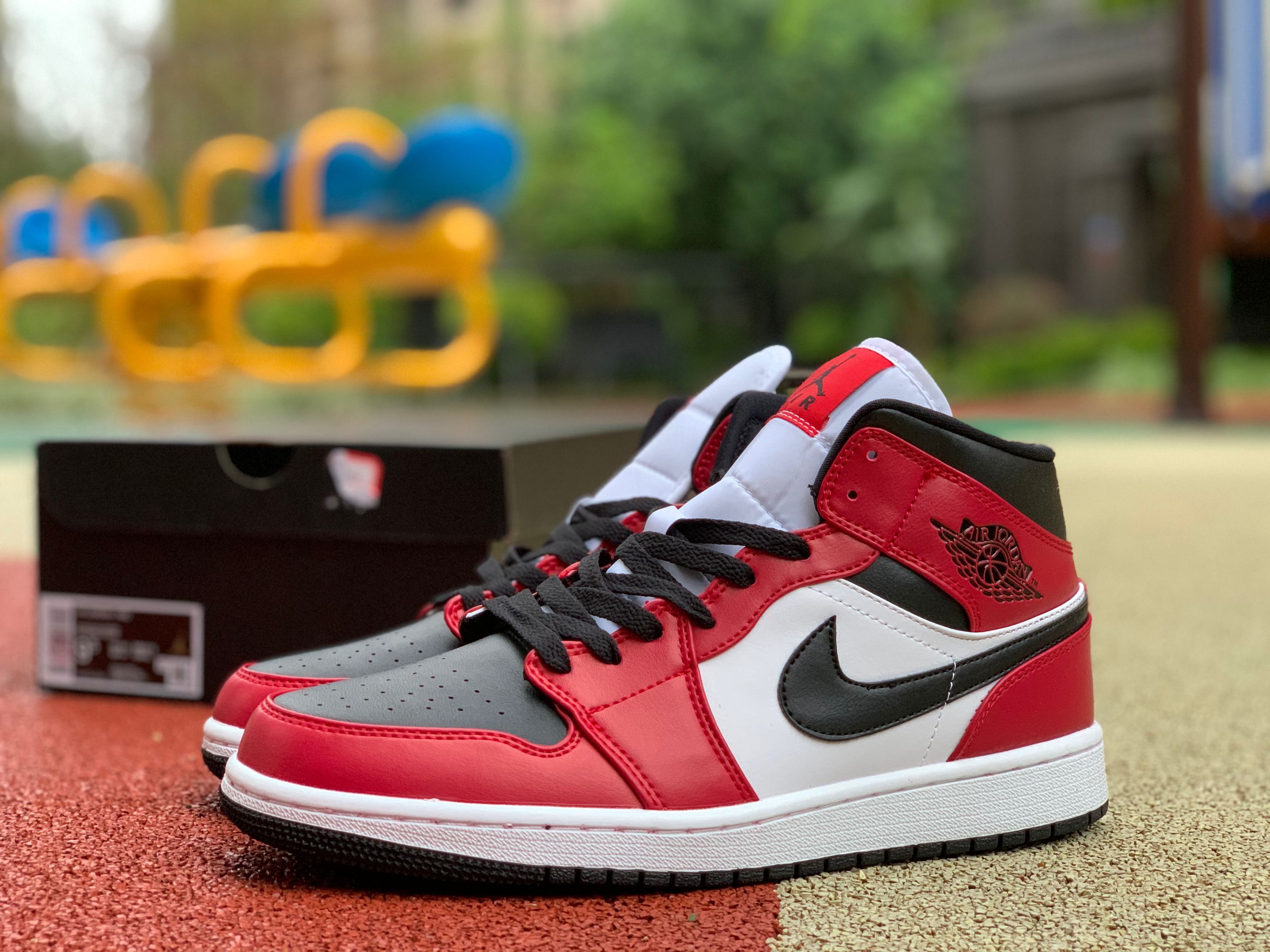 Nike Air Jordan 1 Mid Chicago Black Toe 554724 069 11 - www.kickbulk.co