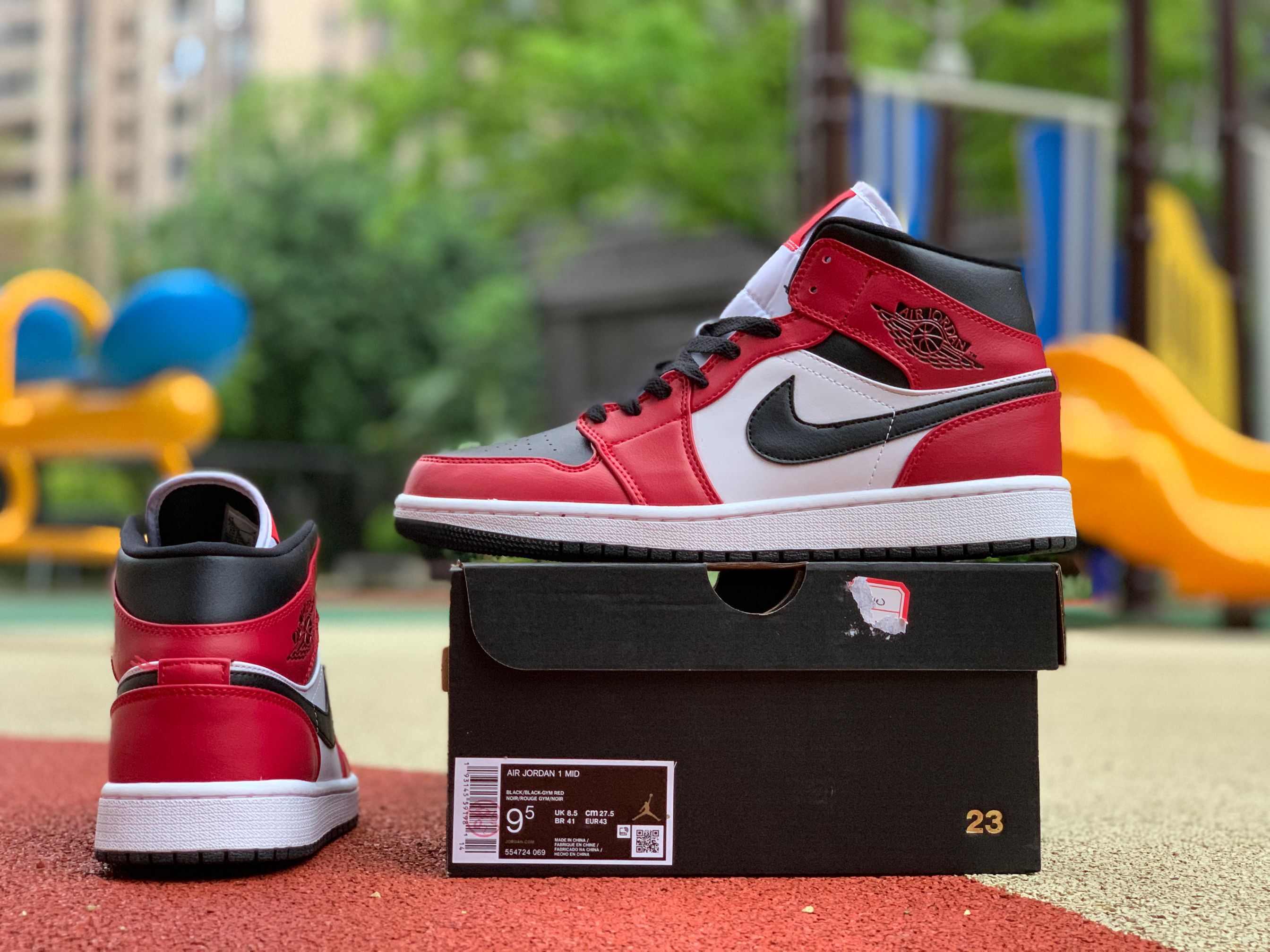 Nike Air Jordan 1 Mid Chicago Black Toe 554724 069 12 - www.kickbulk.co