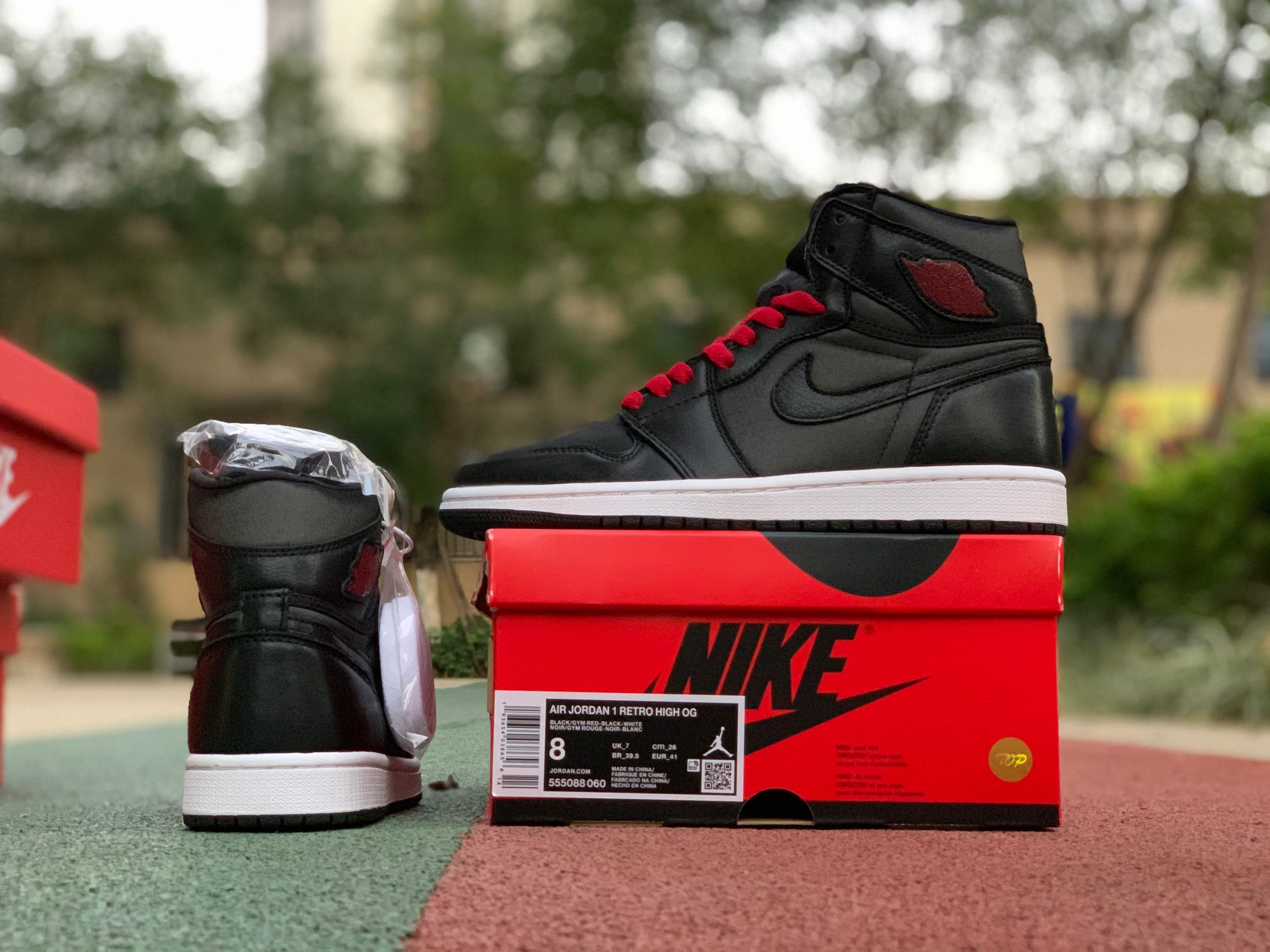 Nike Air Jordan 1 Retro High Og Black Gym Red 555088 060 14 - www.kickbulk.co