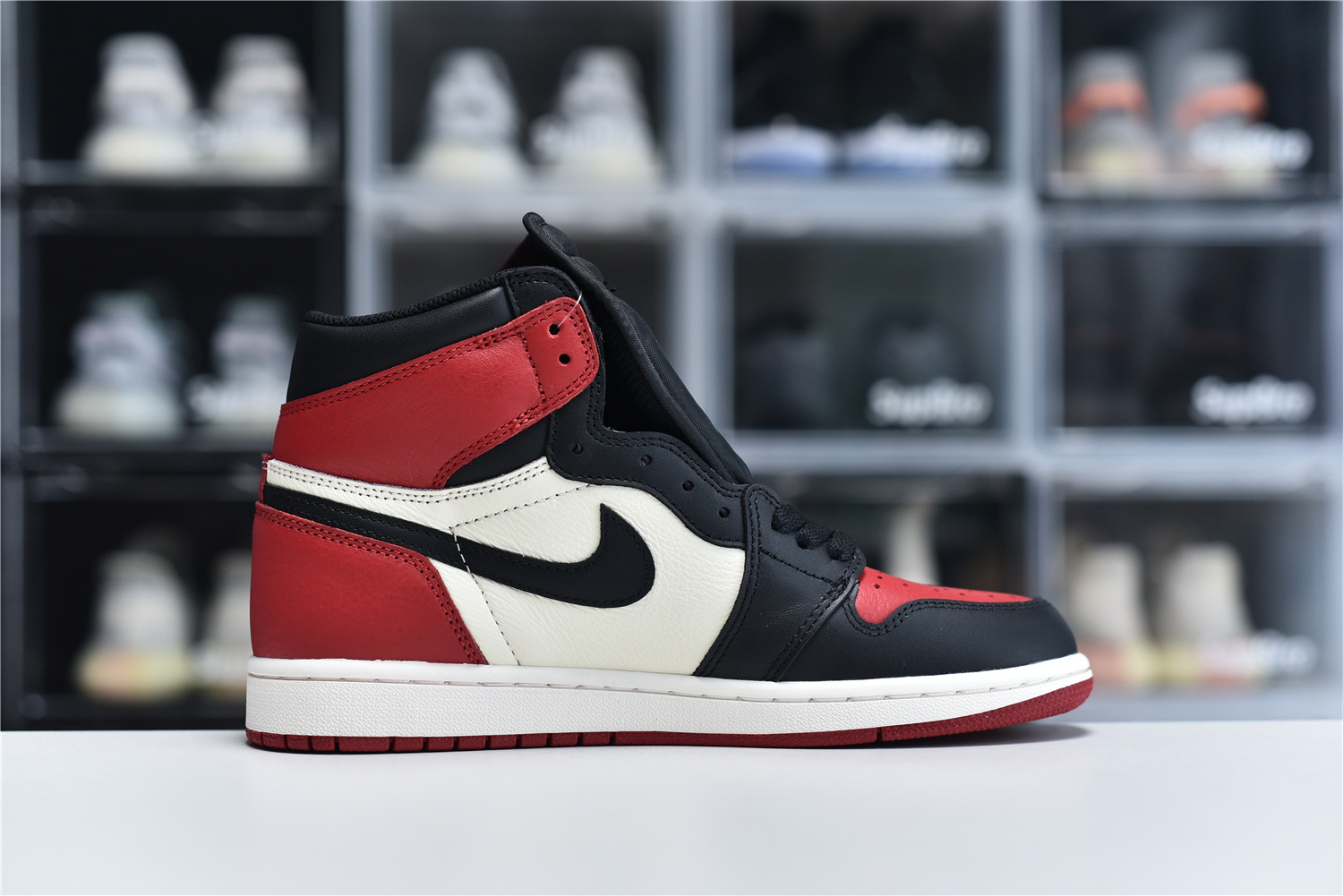 Nike Air Jordan 1 Retro High Og Red Black White Men Sneakers 555088 610 Kickbulk 2 - www.kickbulk.co