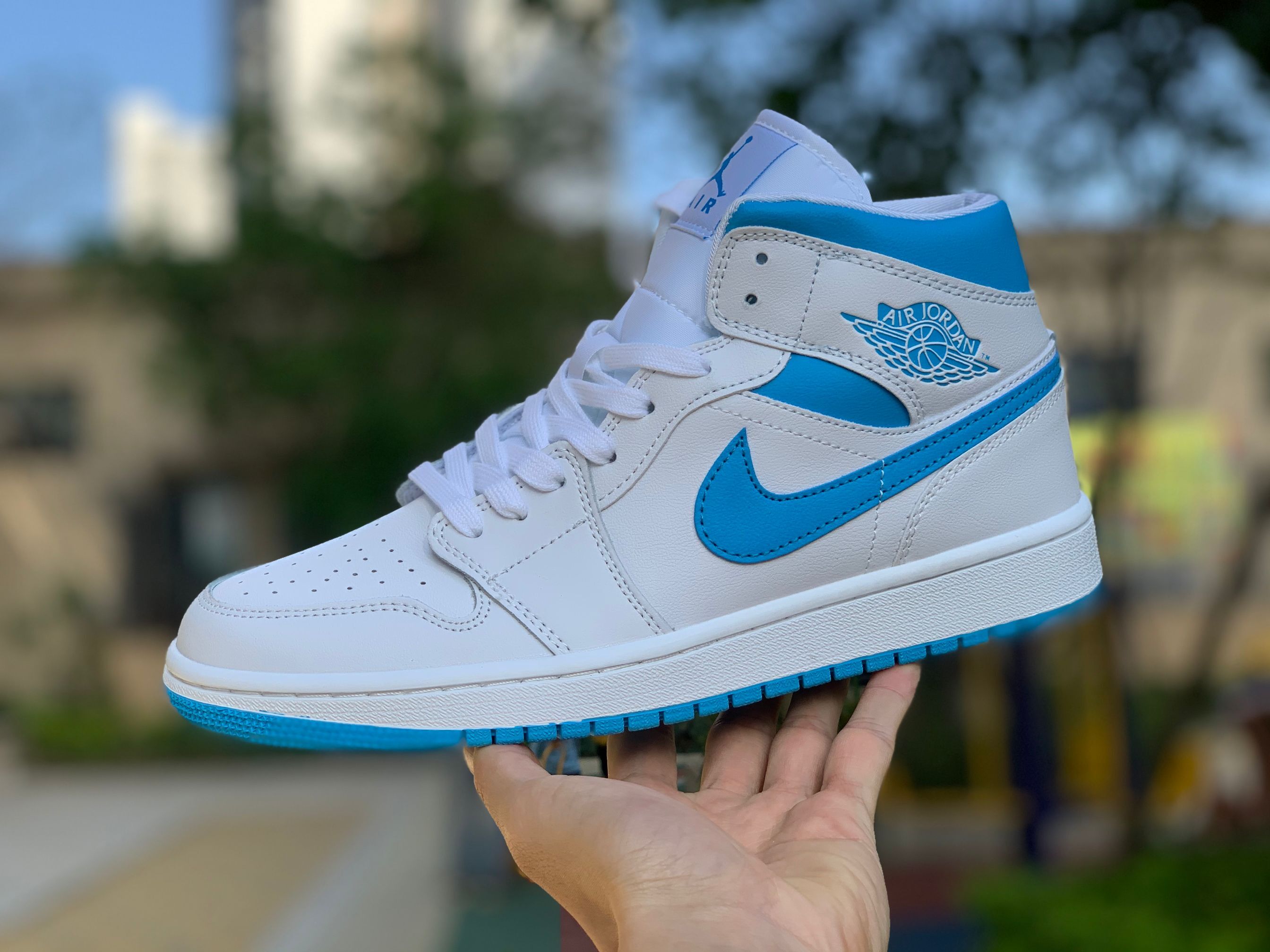 Air Jordan 1 Wmns Mid Unc White Carolina Blue Bq6472 114 15 - www.kickbulk.co