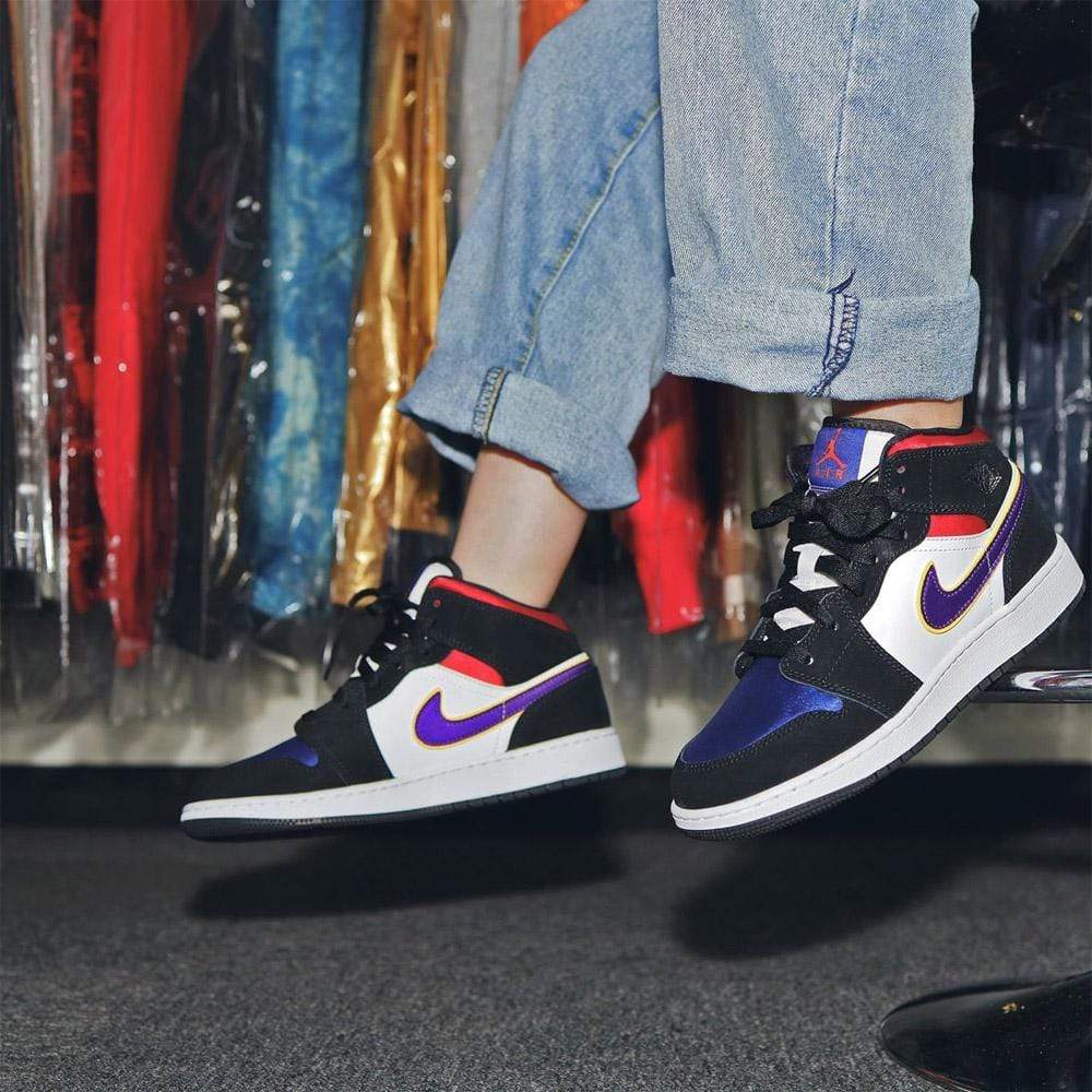 nike air jordan 1 mid se rivals