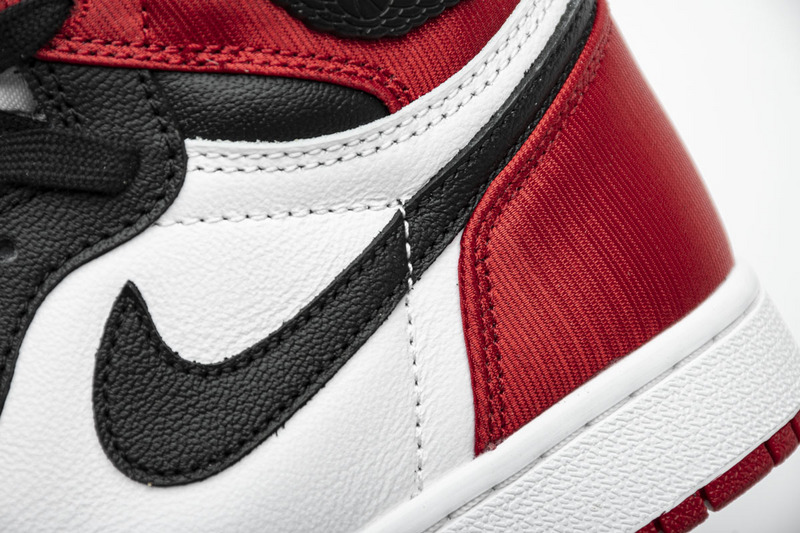 Nike Air Jordan 1 Wmns Retro High Satin Black Toe Cd0461 016 31 - www.kickbulk.co