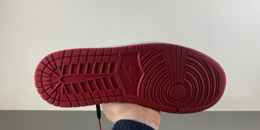 Air Jordan 1 Retro Low Og Banned 2026 Iw6276 001 10 - www.kickbulk.co