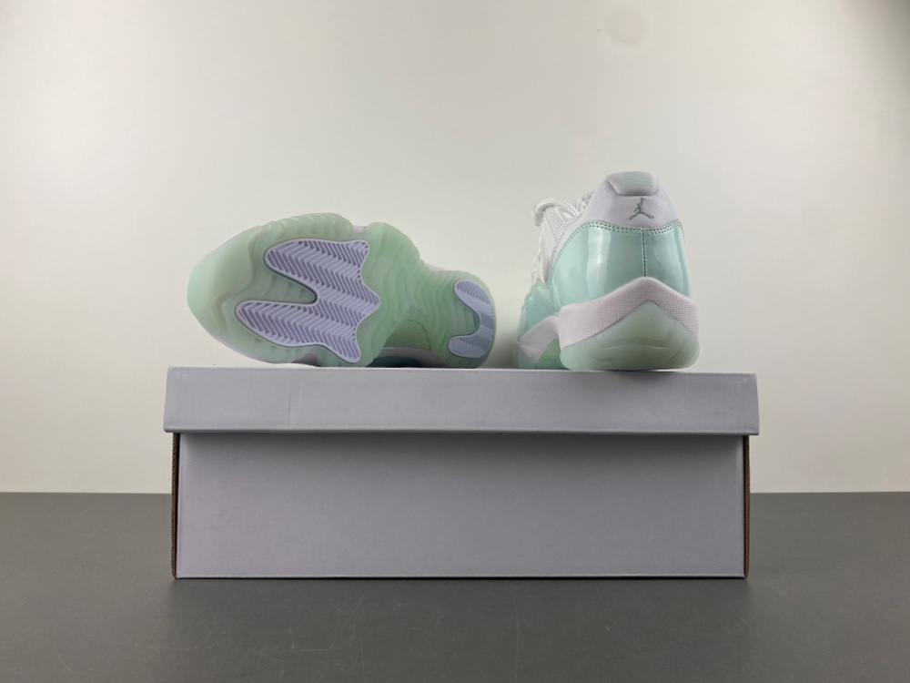 Air Jordan 11 Retro Low Igloo Wmns Ah7860 103 9 - www.kickbulk.co