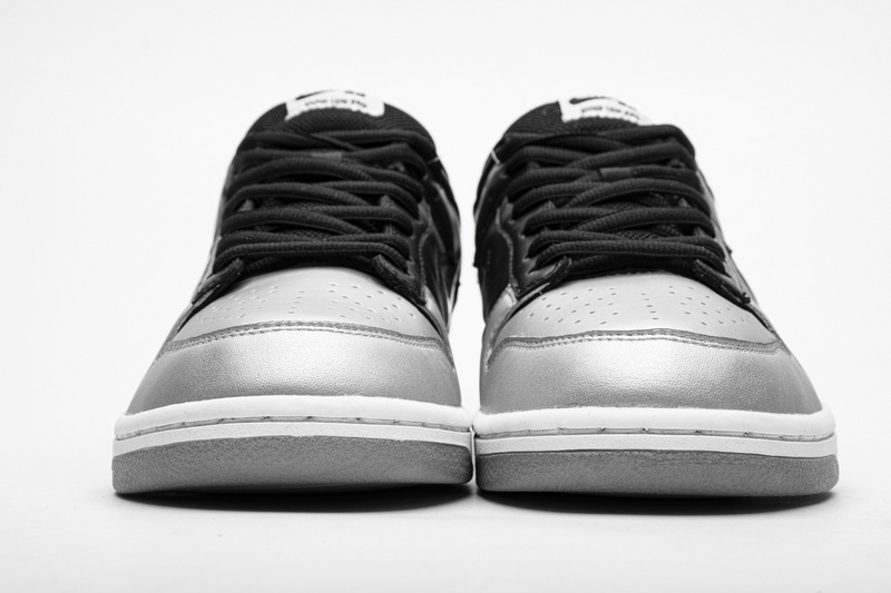 Supreme Nike Dunk Sb Low Og Metallic Silver Ck3480 001 3 - www.kickbulk.co