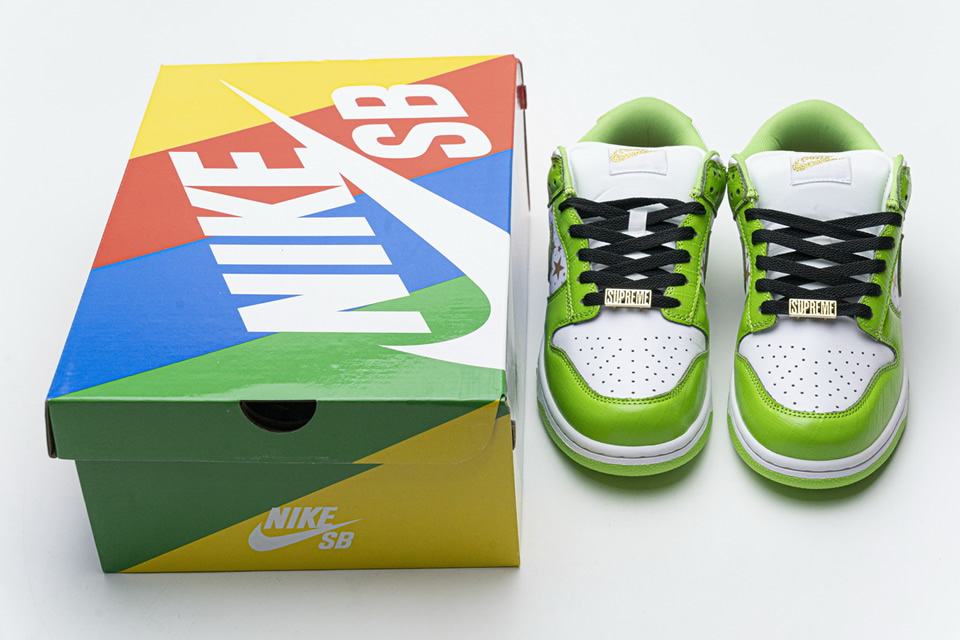 Supreme X Nike Sb Dunk Low Green Stars Dh3228 101 5 - www.kickbulk.co