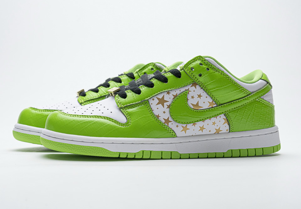 Supreme X Nike Sb Dunk Low Green Stars Dh3228 101 6 - www.kickbulk.co