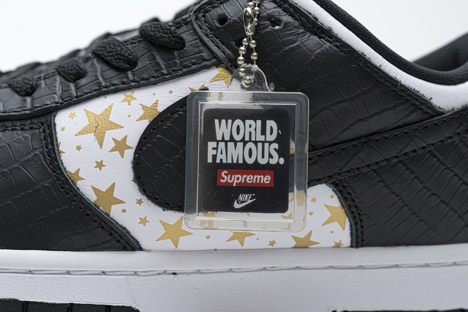 Supreme Nike Sb Dunk Low Black Stars Dh3228 102 17 - www.kickbulk.co