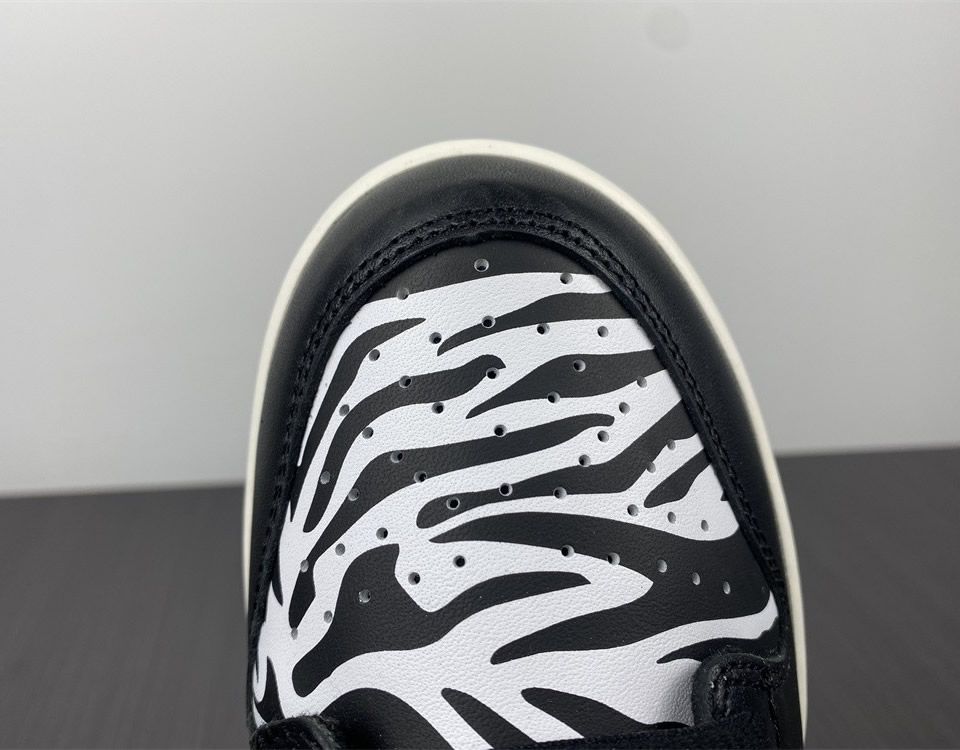 Quartersnacks Dunk Low Sb Little Debbie  Zebra Cakes Dm3510 001 26 - www.kickbulk.co