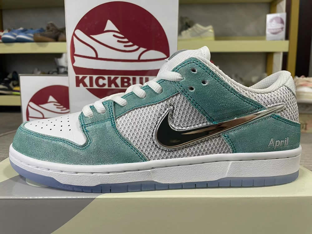 April Skateboard Nike Sb Dunk Low Fd2562 400 9 - www.kickbulk.co