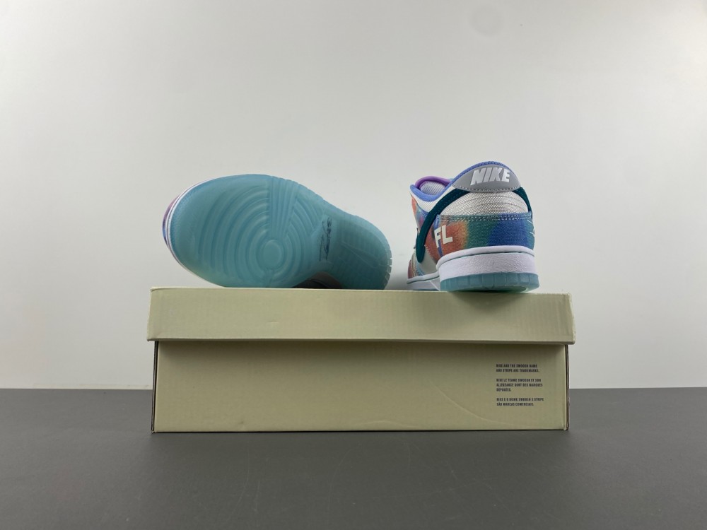 Futura Laboratories Dunk Low Sb Bleached Aqua Hf6061 400 13 - www.kickbulk.co
