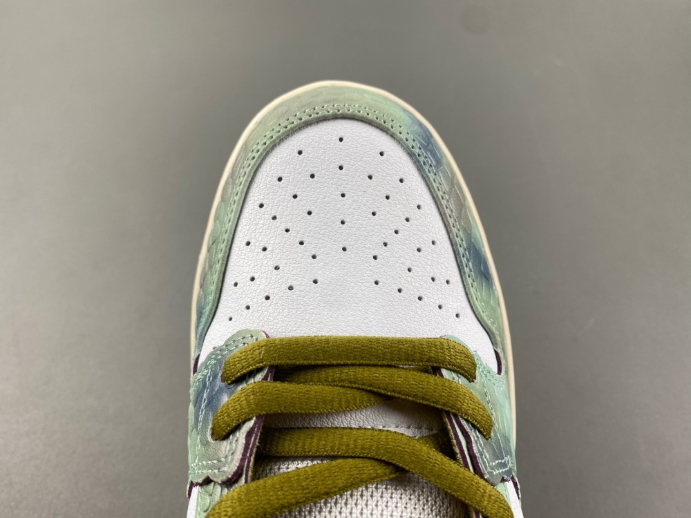 Alexis Sablone Dunk Low Sb Chameleon Hj3386 300 15 - www.kickbulk.co
