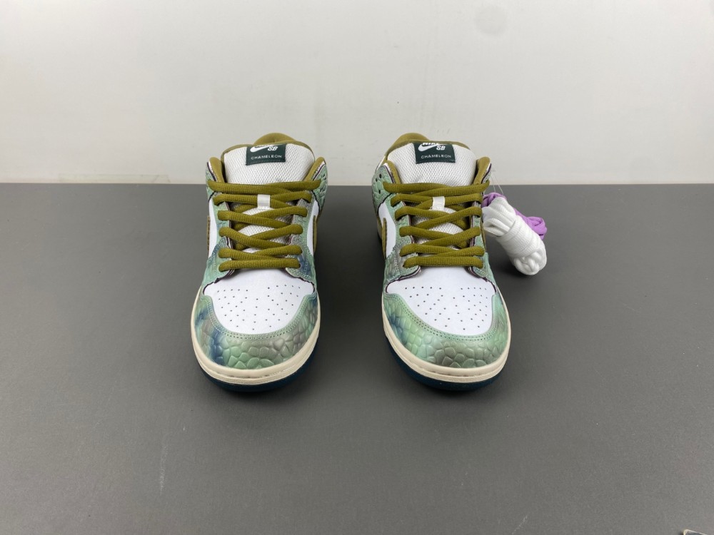 Alexis Sablone Dunk Low Sb Chameleon Hj3386 300 4 - www.kickbulk.co