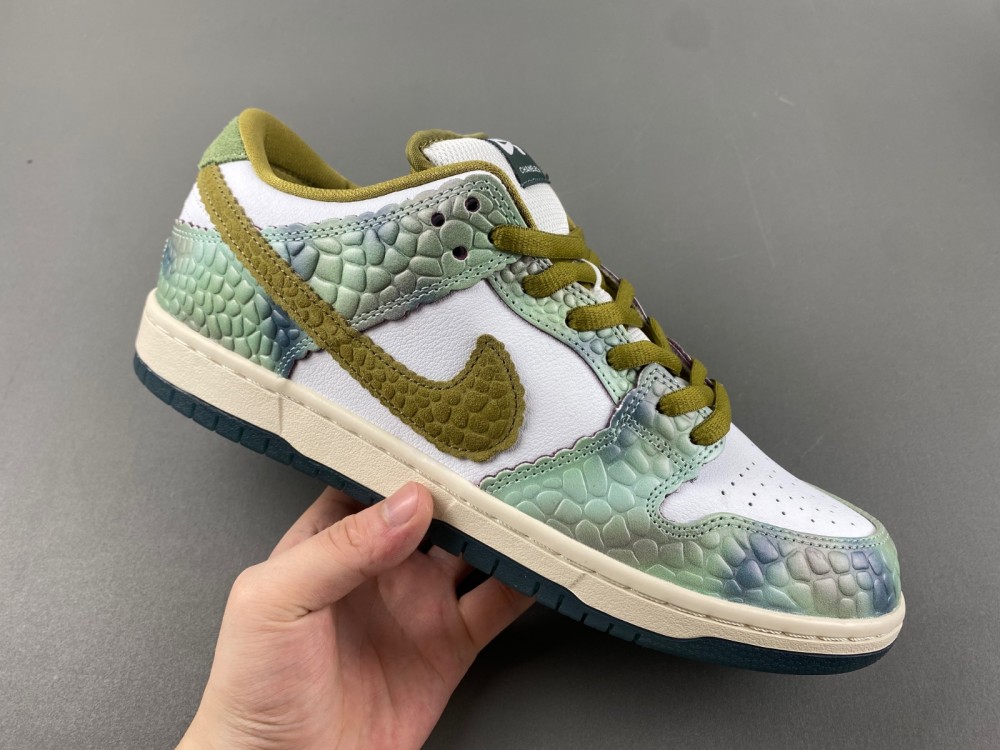 Alexis Sablone Dunk Low Sb Chameleon Hj3386 300 5 - www.kickbulk.co