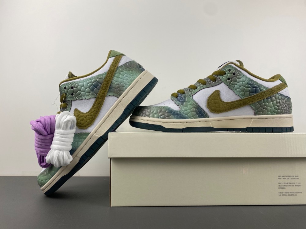 Alexis Sablone Dunk Low Sb Chameleon Hj3386 300 7 - www.kickbulk.co