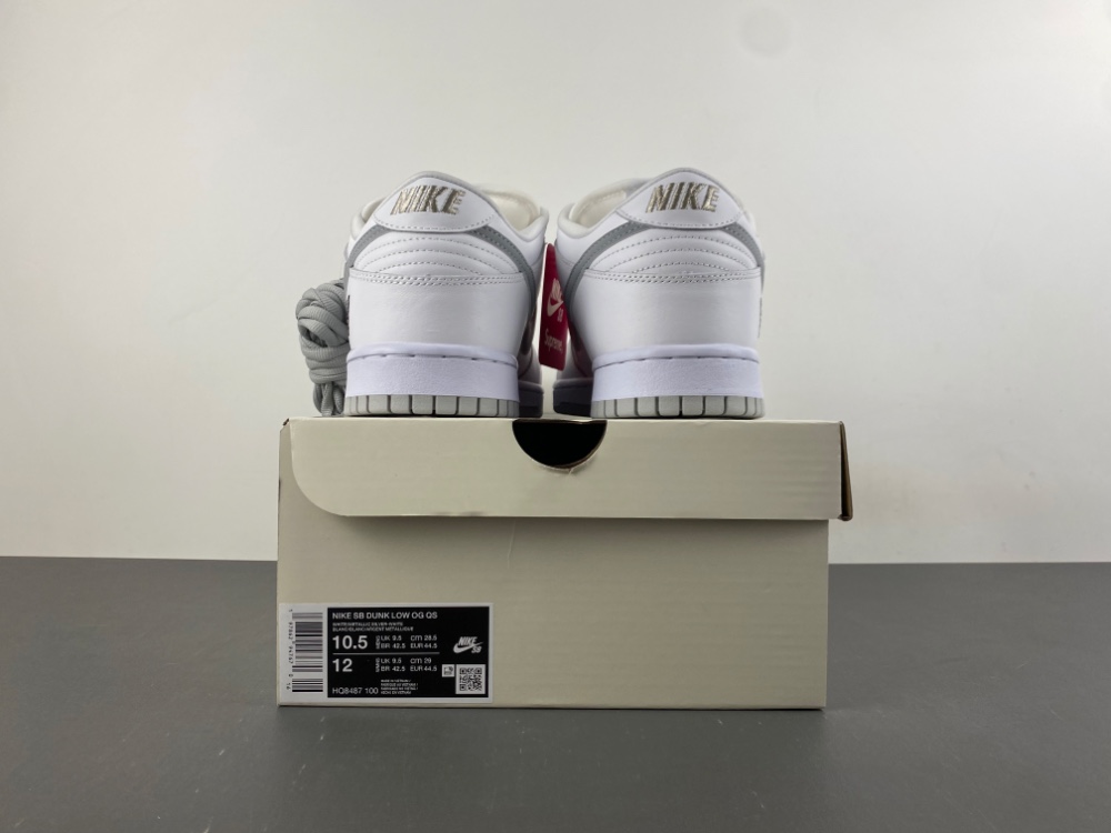Supreme Dunk Low Sb White Metallic Silver Hq8487 100 11 - www.kickbulk.co Supreme Dunk Low Sb White Metallic Silver Hq8487 100 11 - www.kickbulk.co