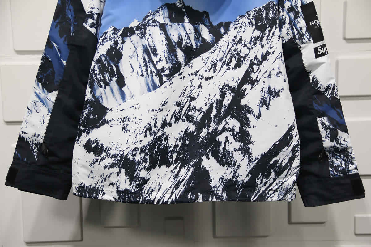 Supreme The North Face Mountain Baltoro Jacket 11 - www.kickbulk.co