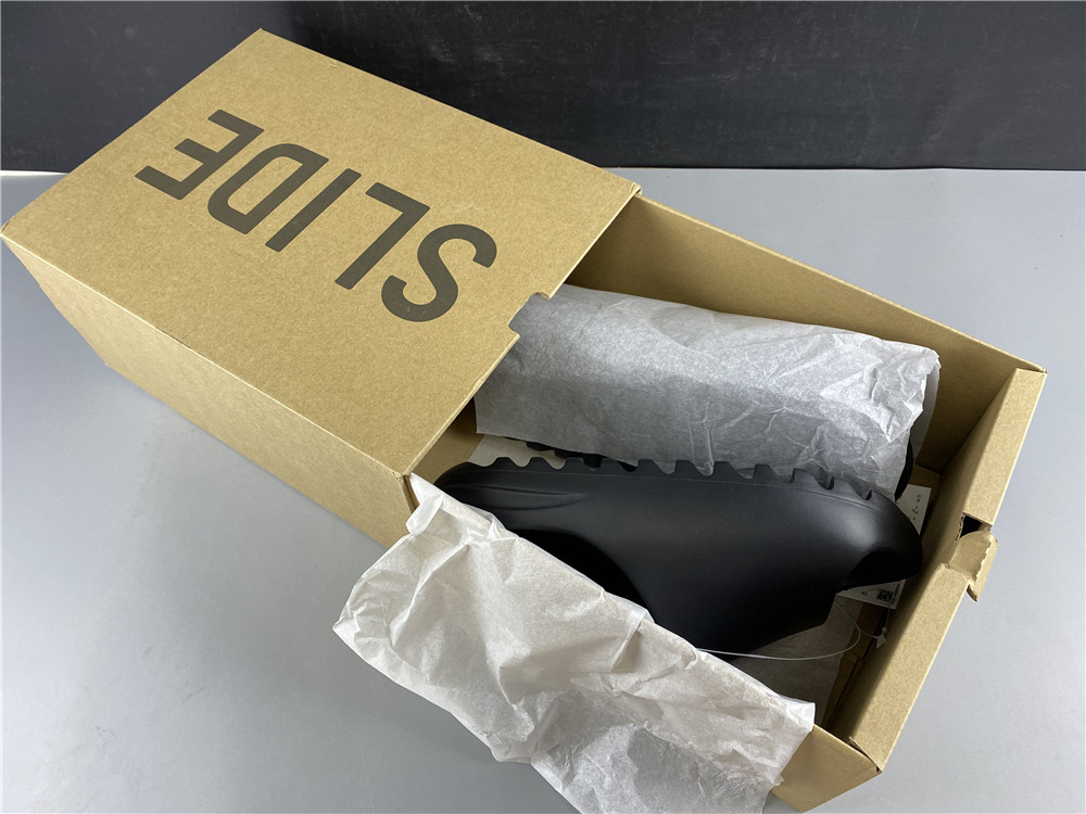 Adidas Yeezy Slide Black_2 - www.kickbulk.co