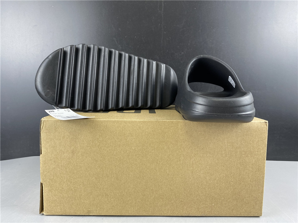 Adidas Yeezy Slide Black_4 - www.kickbulk.co