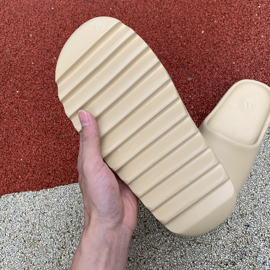 Adidas Yeezy Slide Light Sand Color 4 - www.kickbulk.co