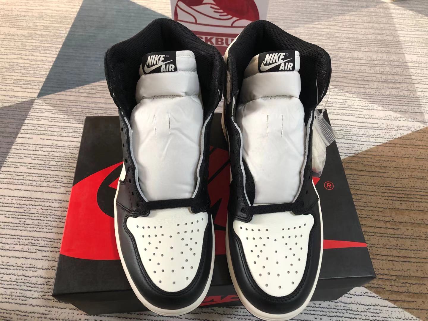 jordan 1 mocha toe box