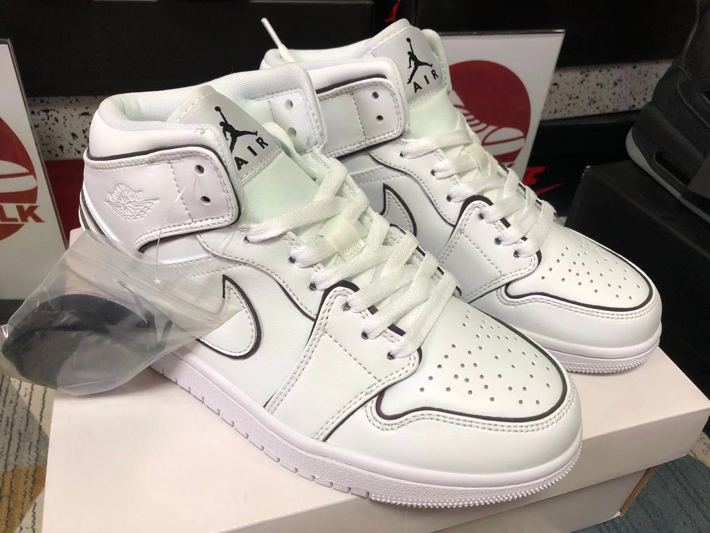 jordan 1s iridescent