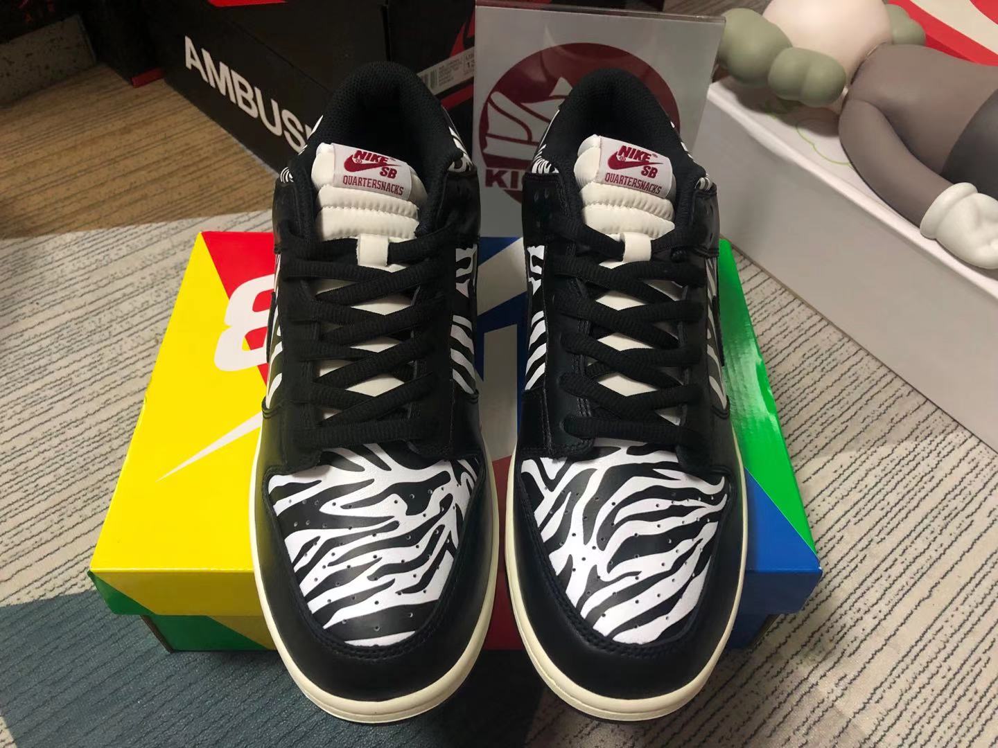 QUARTERSNACKS X DUNK LOW SB 'LITTLE DEBBIE'S ZEBRA CAKES' DM3510001