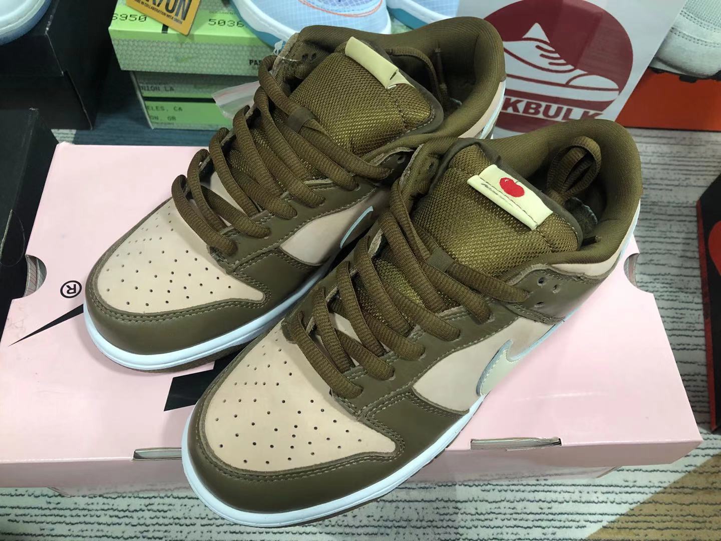 nike dunk low pro sb stussy cherry