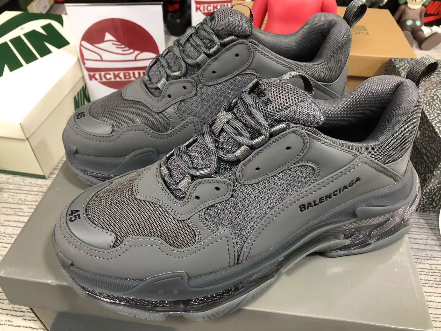 balenciaga triple s retail