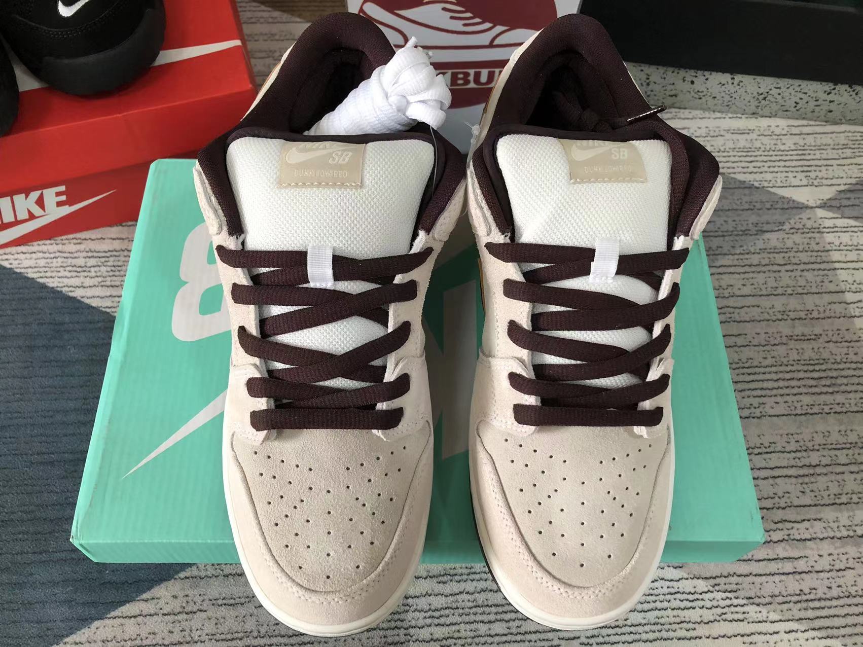 nike sb dunk low desert sand mahogany