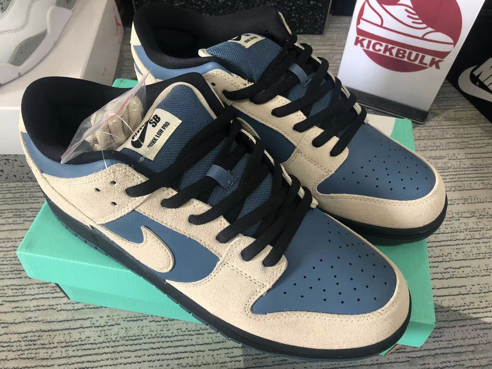 nike dunk thunderstorm