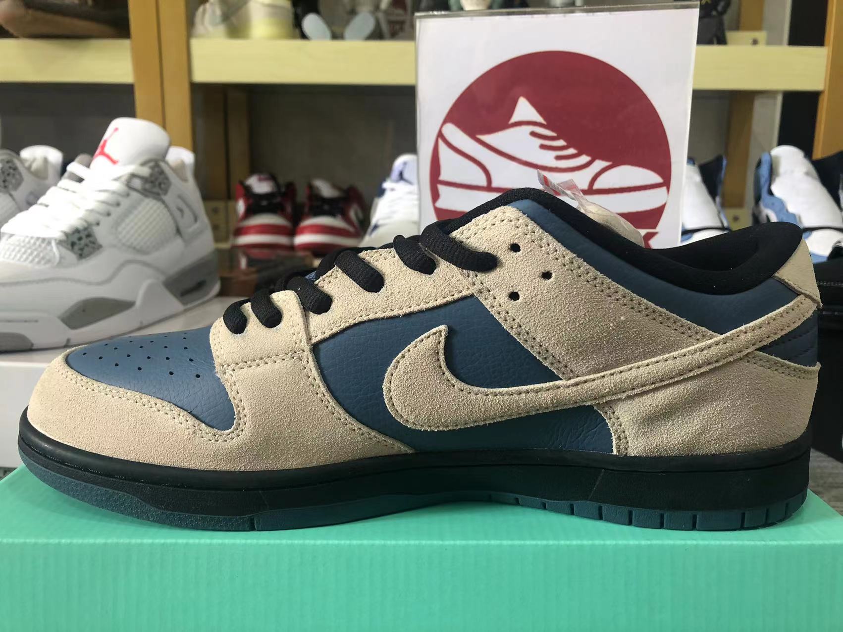 nike dunk thunderstorm