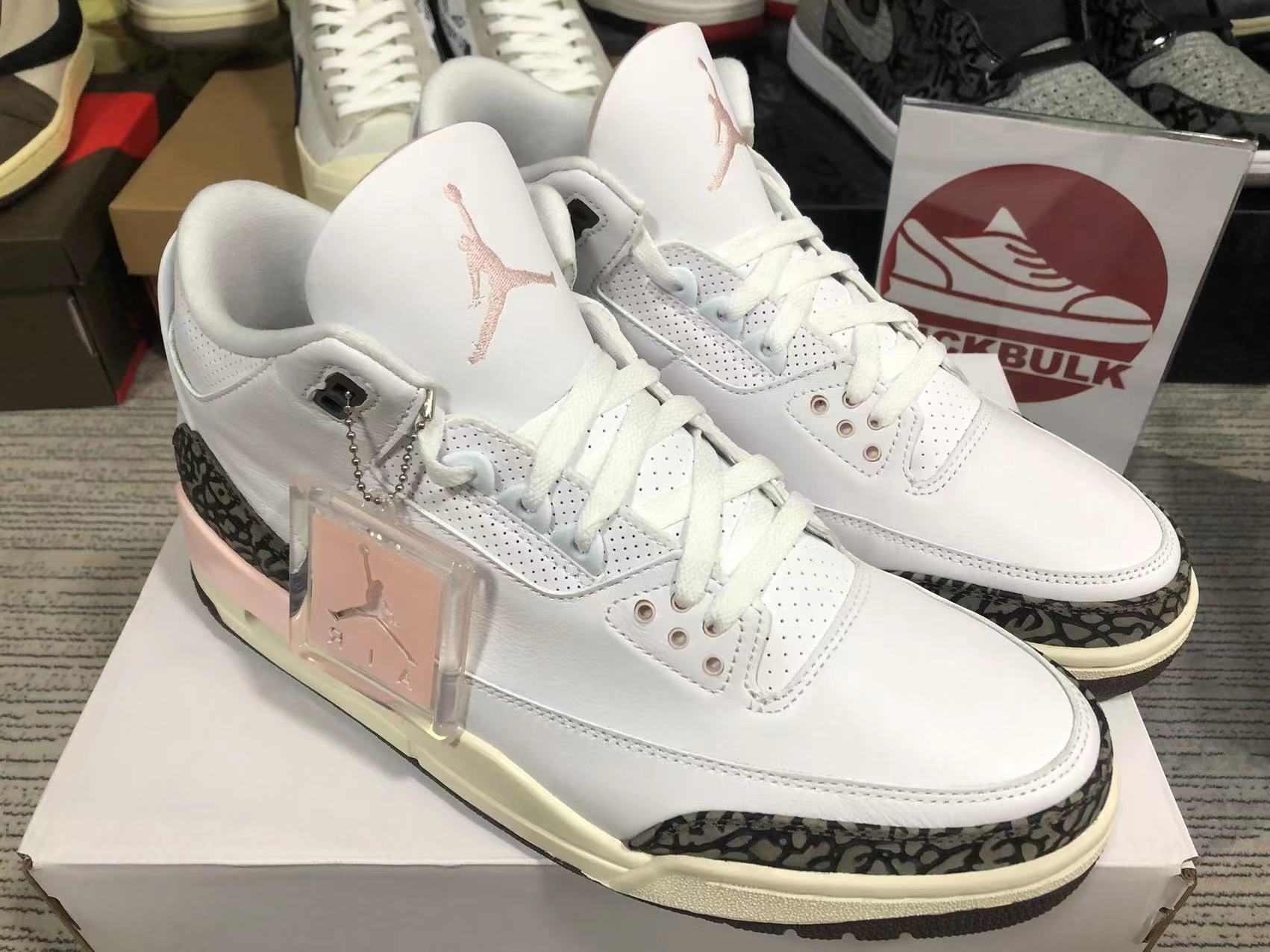 AIR JORDAN 3 RETRO 'NEAPOLITAN' WMNS 2022 CK9246-102 Kickbulk Sneaker Camera photos