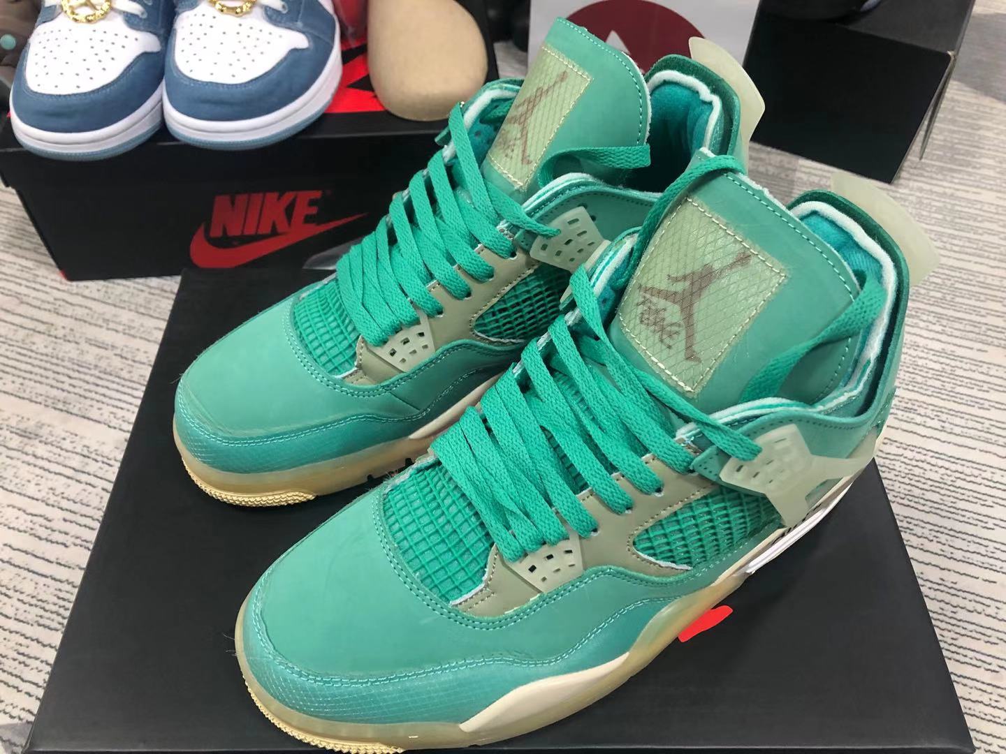 Air Jordan 4 Sail Neptune/Tiffany Green 