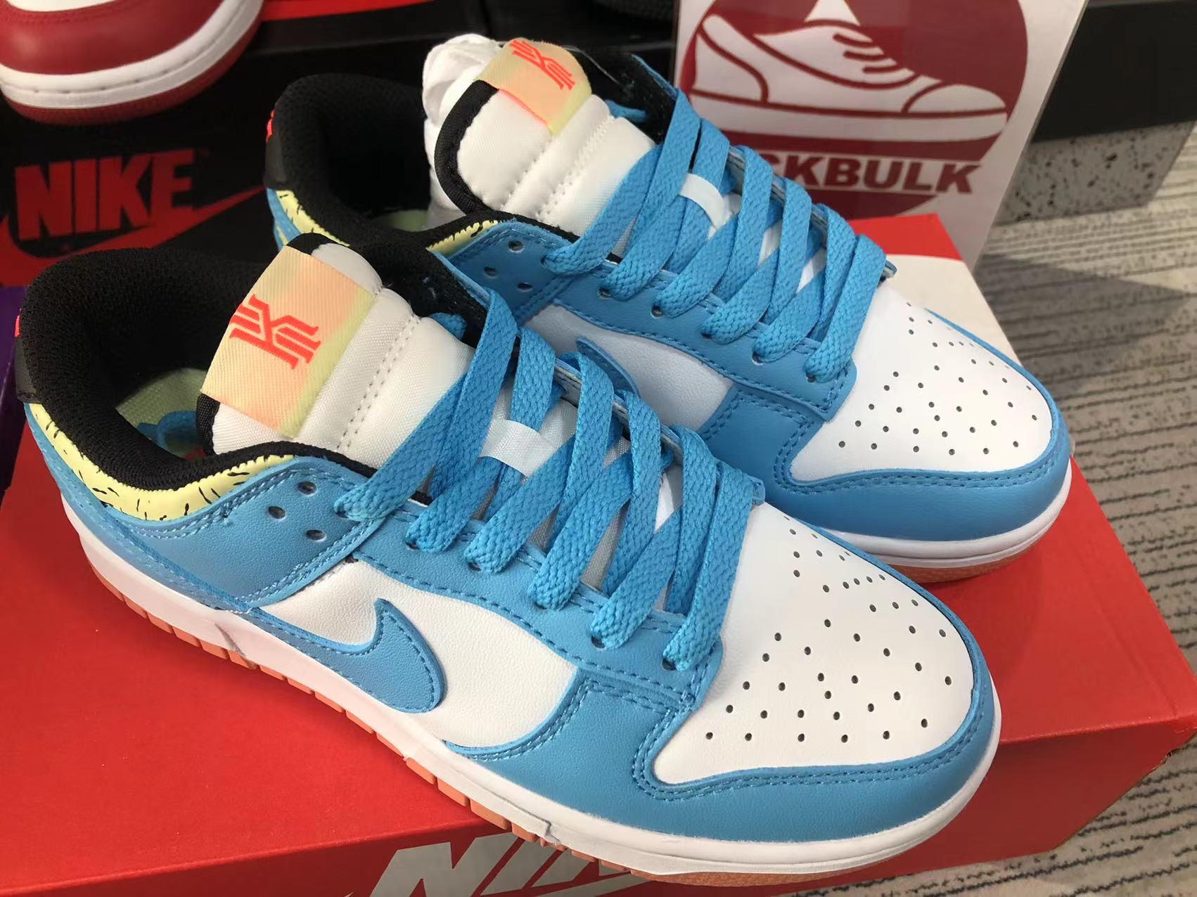 KYRIE IRVING X DUNK LOW SE GS 'BALTIC BLUE GUM' 2022 DN4179-400 Kickbulk Sneaker Camera photos
